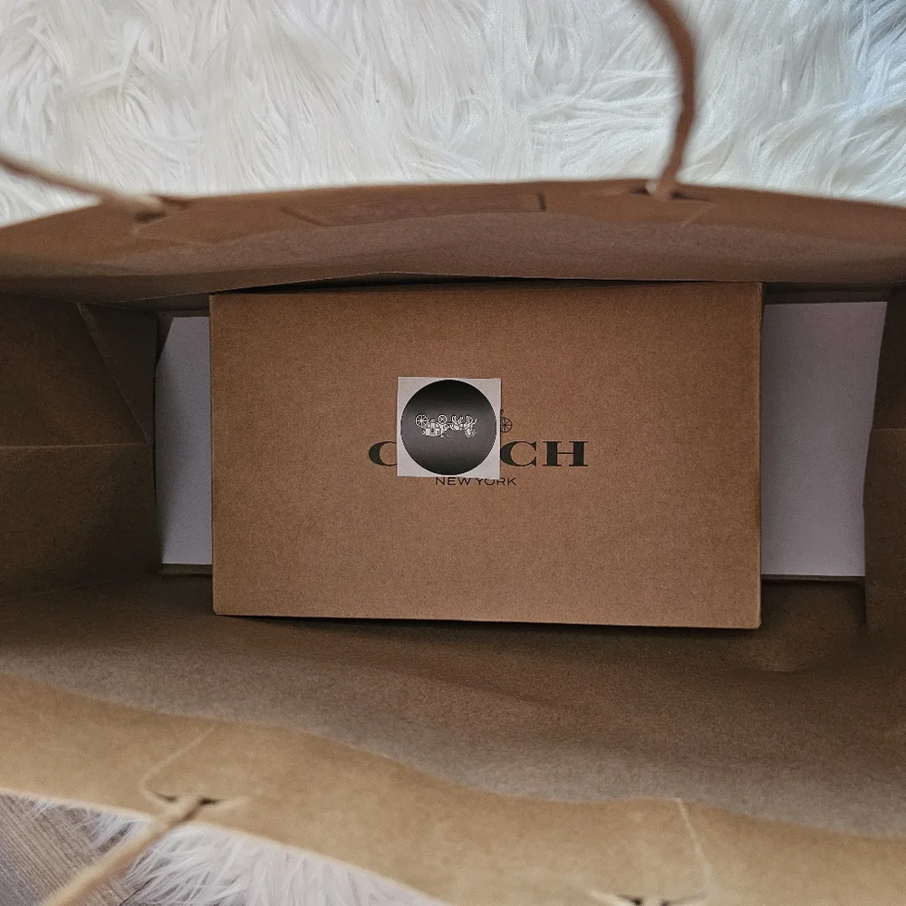 SOLD: SOLD SOLD Coach: Bag+box+paper bag! ๐ฏ๐ฅ - Picture 15 of 15